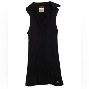 CHANEL Black Ribbed V-Neck Sleeveless Knit Top; Made in Italy. Size 38